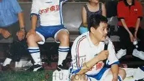 达叔汶川救灾义举，队长称捐助麻袋现金