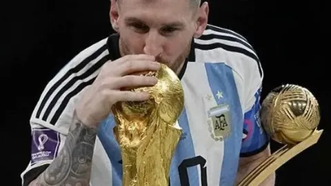 奥亚萨瓦尔成德拉富恩特西班牙队射手王，超越莫拉塔独揽8球佳绩